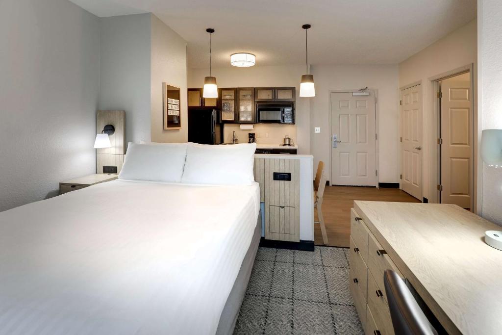 Sonesta Simply Suites Miami Airport Doral - Suite Met 1 Slaapkamer - Kingsize En Queensize Bed