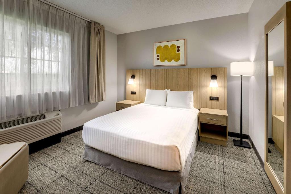 Sonesta Simply Suites Miami Airport Doral photo