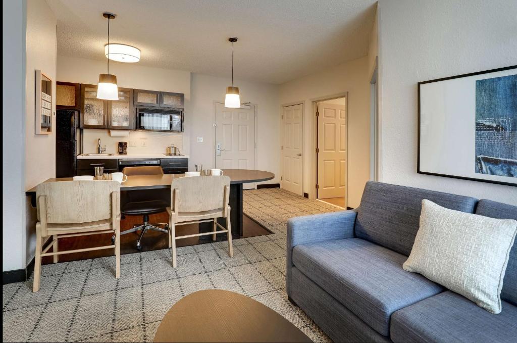 Sonesta Simply Suites Miami Airport Doral - King Suite Met 1 Slaapkamer En Slaapbank