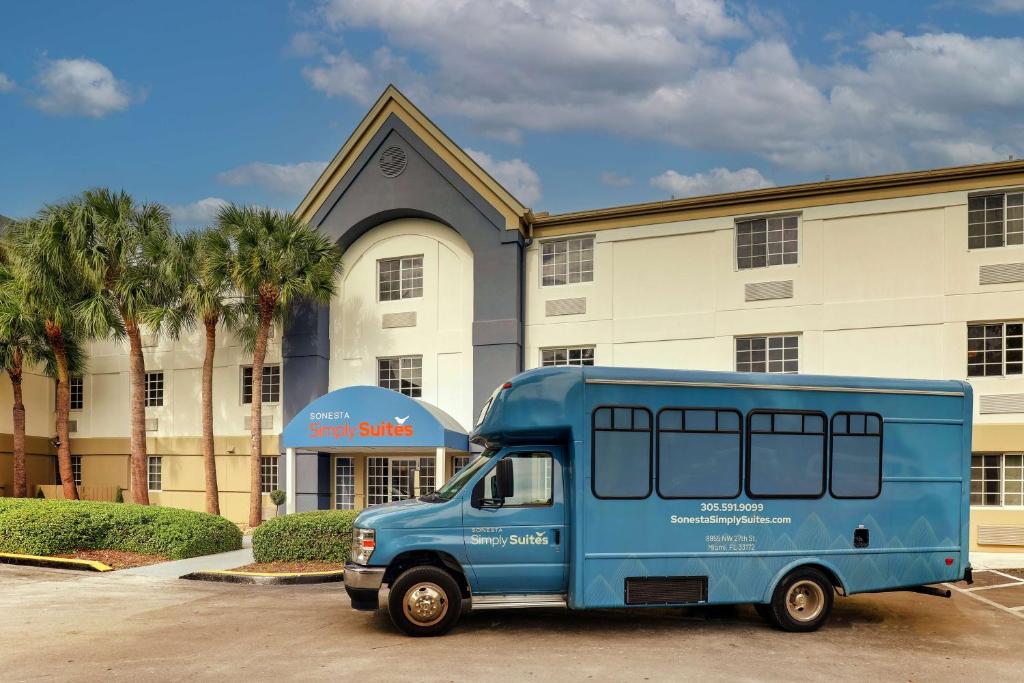 Sonesta Simply Suites Miami Airport Doral photo