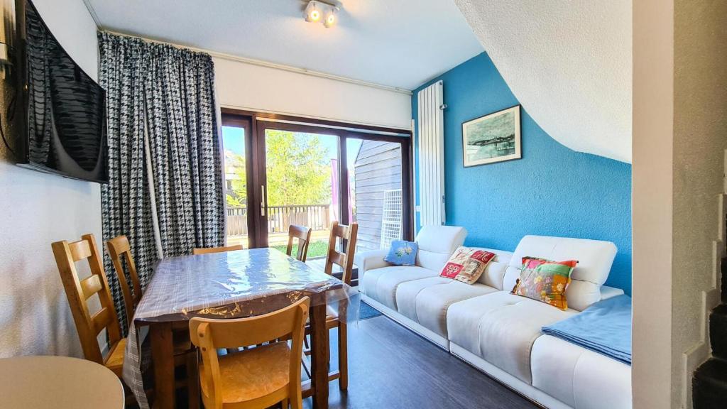 Khu vực ghế ngồi tại Résidence Les Terrasses De Veret - Appartement lumineux · Au pied des pistes · Piscine · Spa MAE-5444