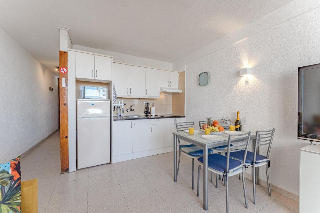 Kuchyň nebo kuchyňský kout v ubytování Comfortable apartment in Viña del Mar
