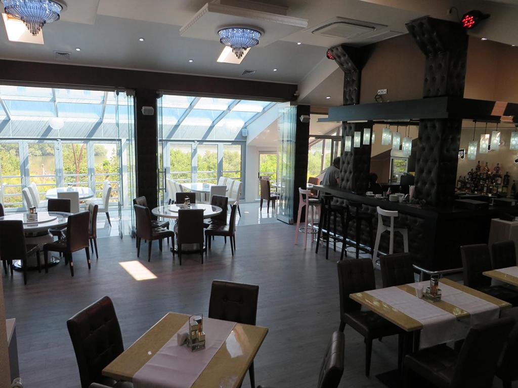 Restaurace v ubytování Hotel Dunav
