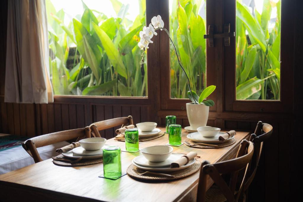 Fotografie z fotogalerie ubytování Kayu Village v destinaci Canggu