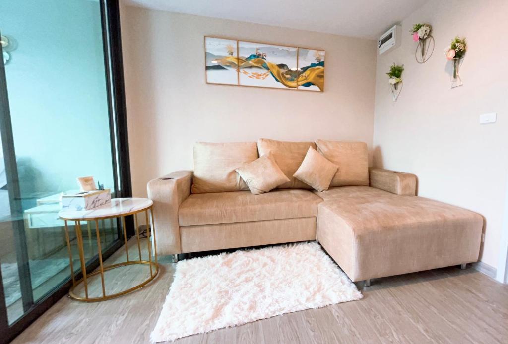 Posezení v ubytování Resort Style Room Suksawat 64 Bangkok ND