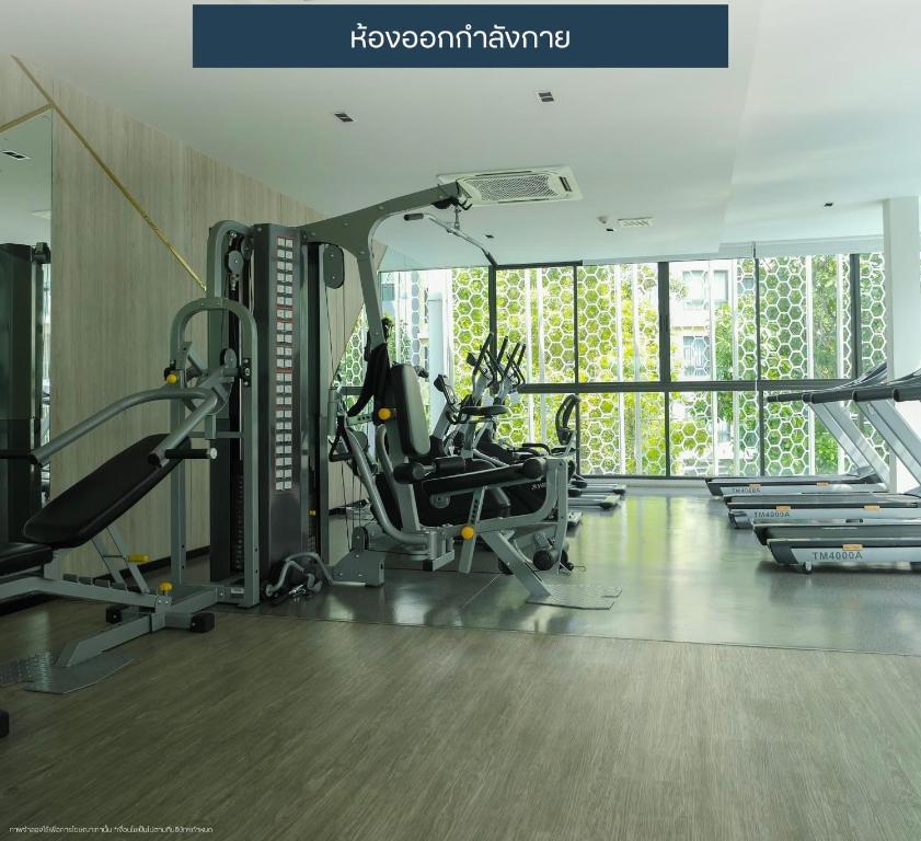 Fitness centrum a/nebo fitness zařízení v ubytování Resort Style Room Suksawat 64 Bangkok ND