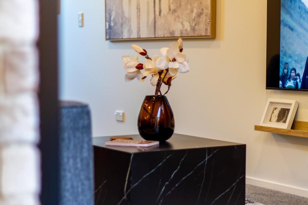 2 bedroom Central Christchurch hub - Resim 20