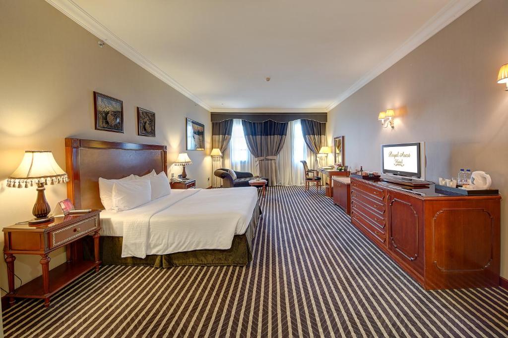 Royal Ascot Hotel - Premier Deluxe Room