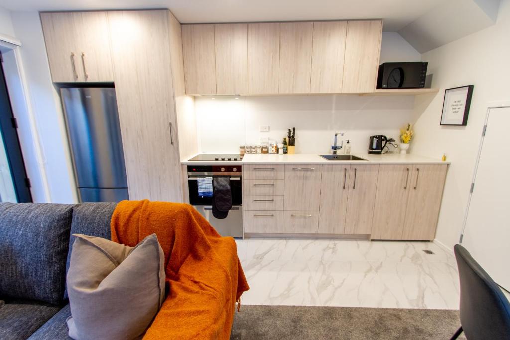 2 bedroom Central Christchurch hub - Resim 10