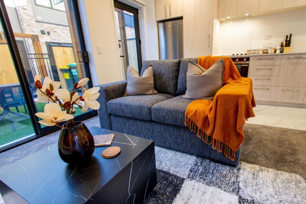 2 bedroom Central Christchurch hub - Resim 4