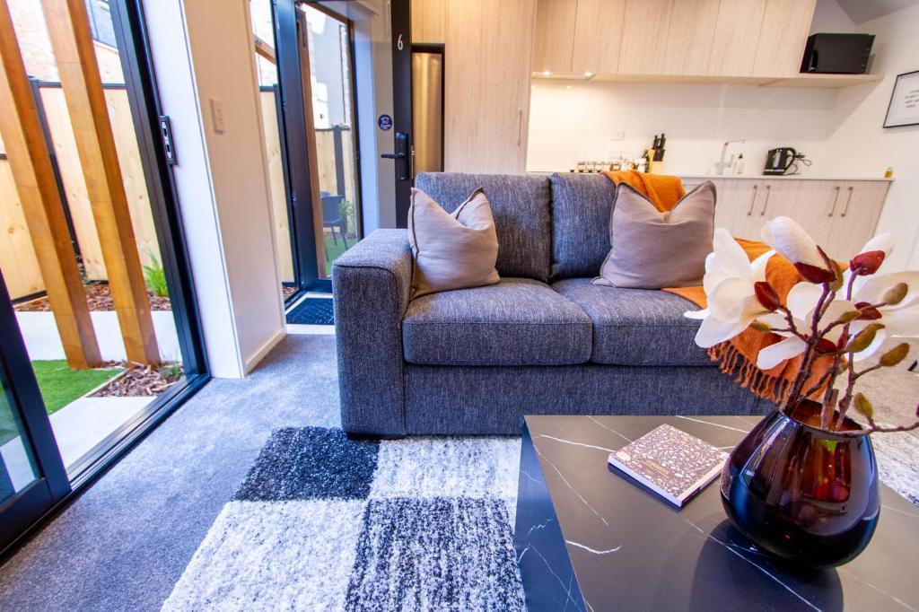 2 bedroom Central Christchurch hub - Resim 9