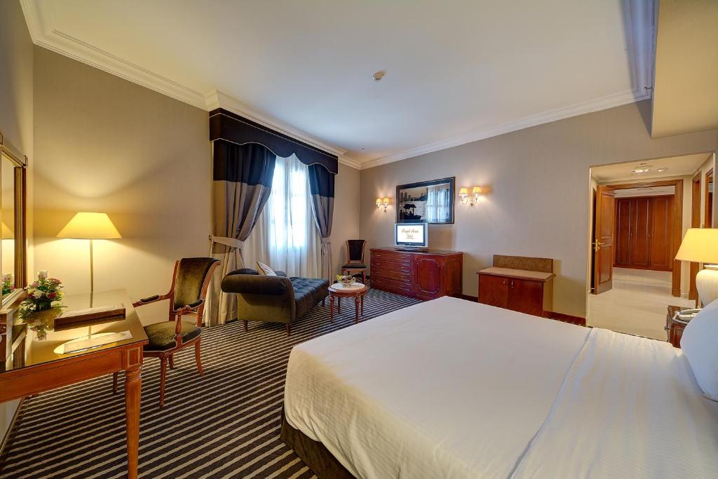 Royal Ascot Hotel - Two-Bedroom Suite