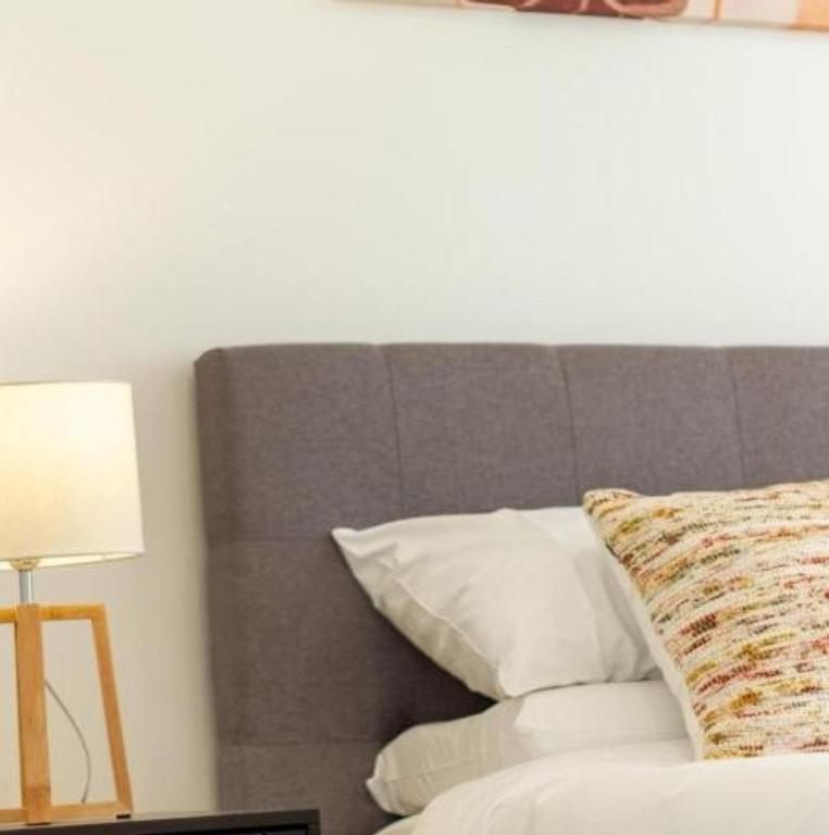 2 bedroom Central Christchurch hub - Resim 19