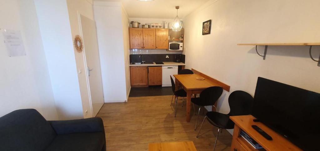 Photo de la galerie de l'établissement Chalets Du Thabor - apartement 2 pieces pour 2-4 personnes MAE-3874, à Modane