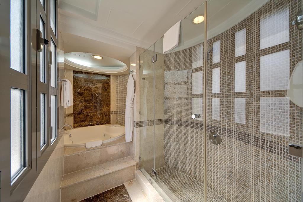 Royal Ascot Hotel - Balmoral Suite