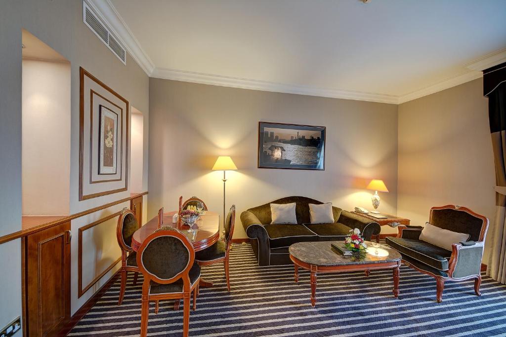 Royal Ascot Hotel - Resim 40