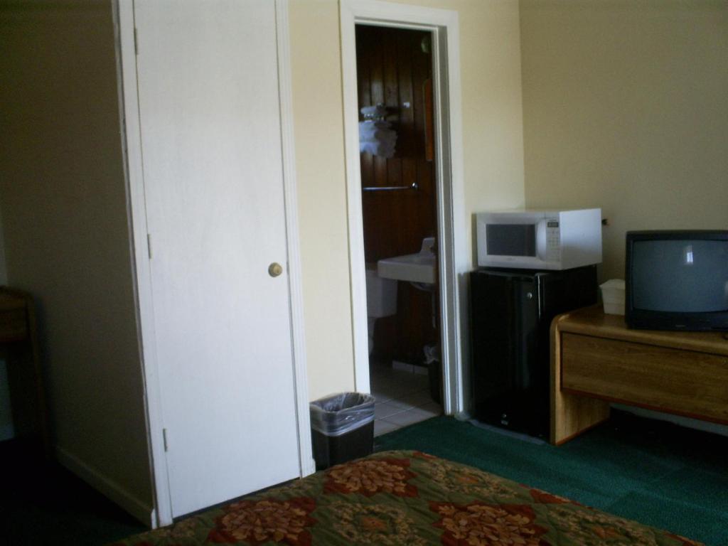 Crestview Inn - Standard Room