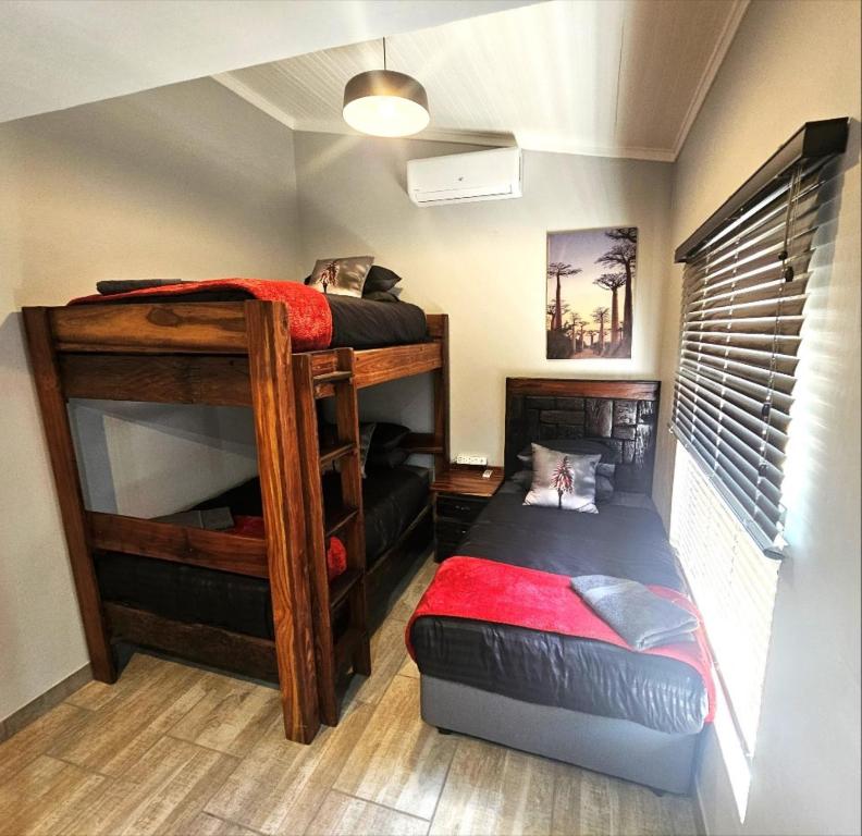 Postel nebo postele na pokoji v ubytování De Oude Sleeper Inn 3