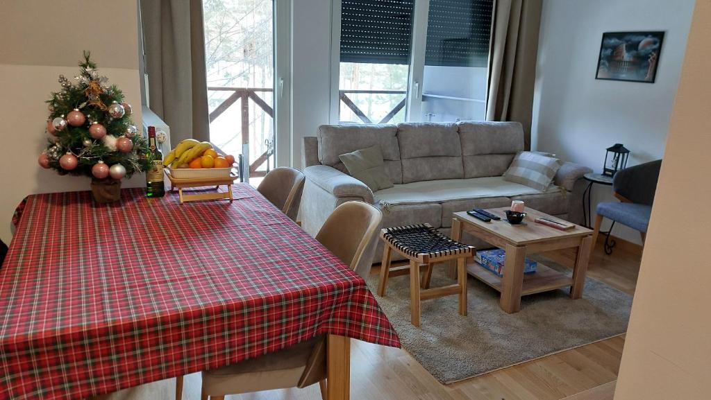 Area tempat duduk di Apartman Kiara