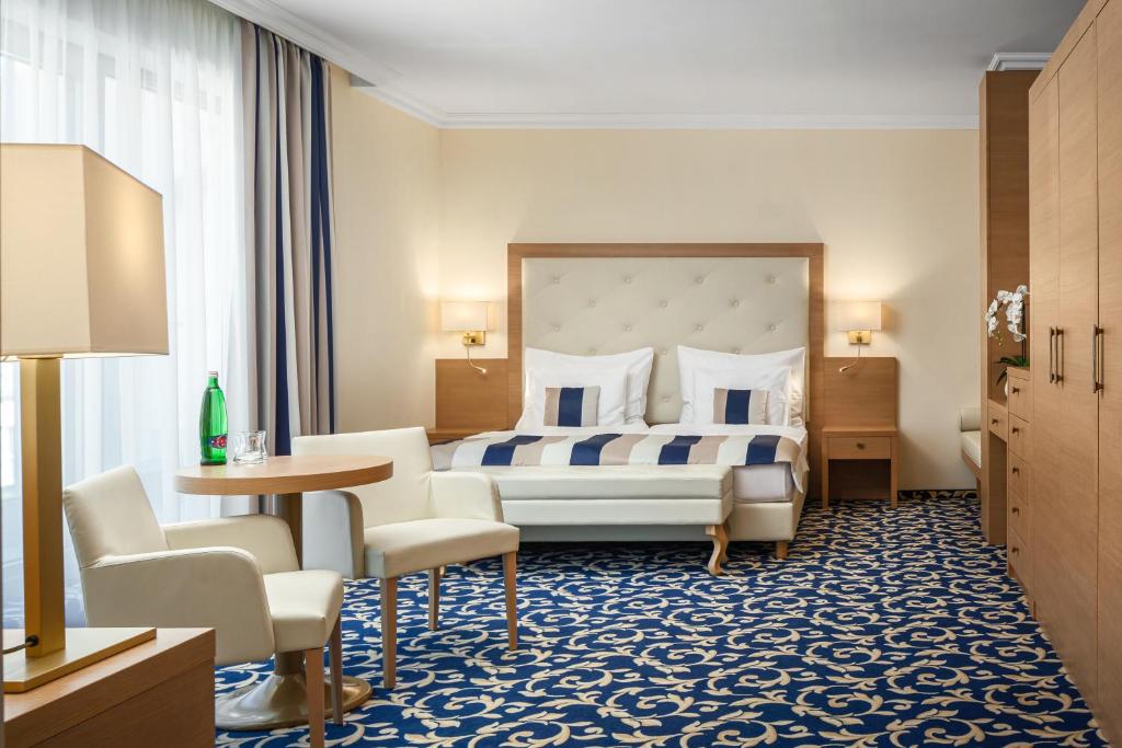 
Suite with Spa Access
