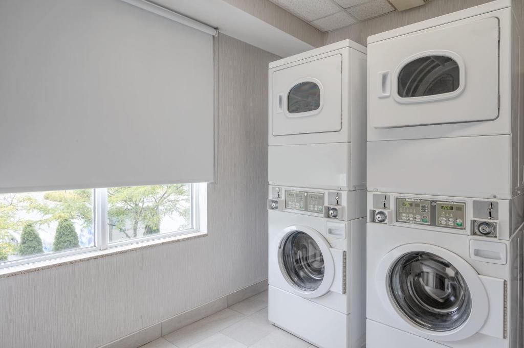 Holiday Inn Express Hotel & Suites Ottawa Airport by IHG - Resim 24