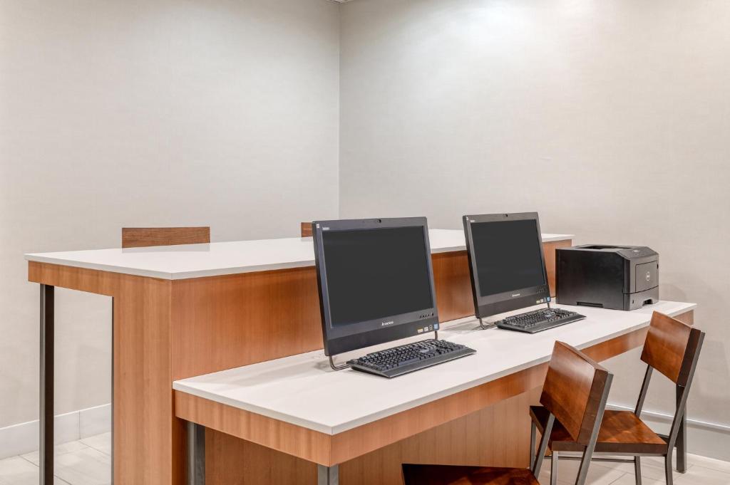 Holiday Inn Express Hotel & Suites Ottawa Airport by IHG - Resim 23