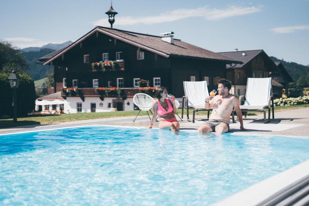 Bazén v ubytovaní Obersulzberggut alebo v jeho blízkosti