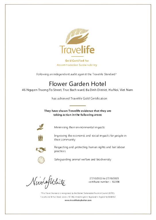 Certifikát, hodnocení, plakát nebo jiný dokument vystavený v ubytování Flower Garden Hotel