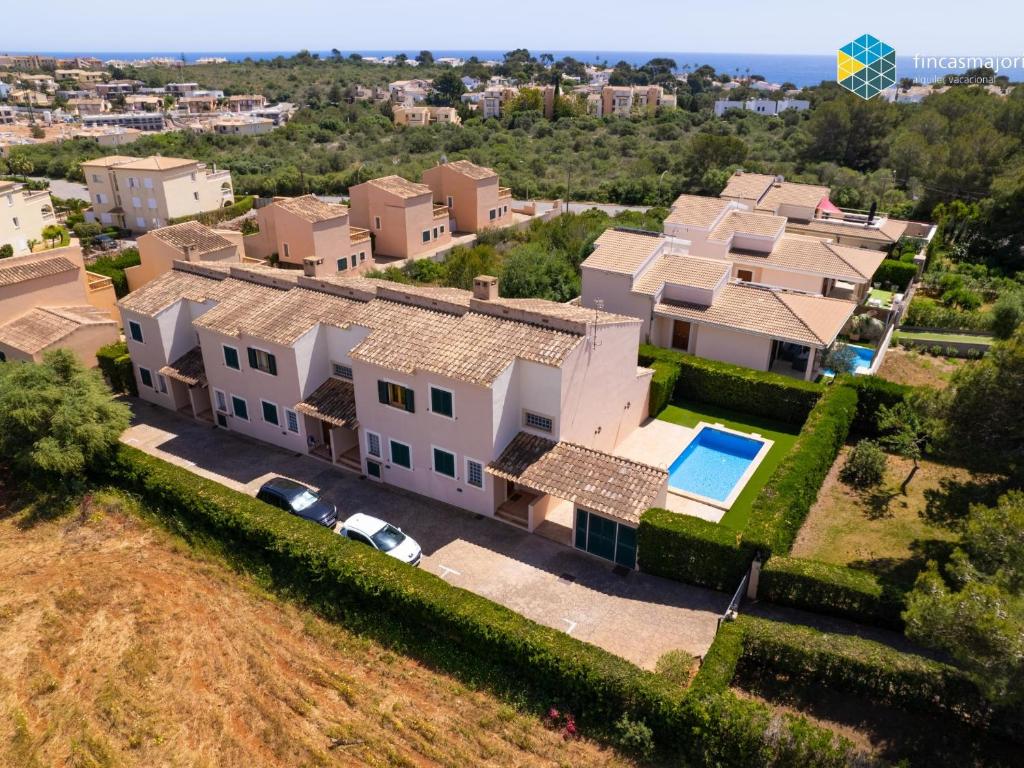an aerial view of a house at Casa Marco Polo in Cala Mendia