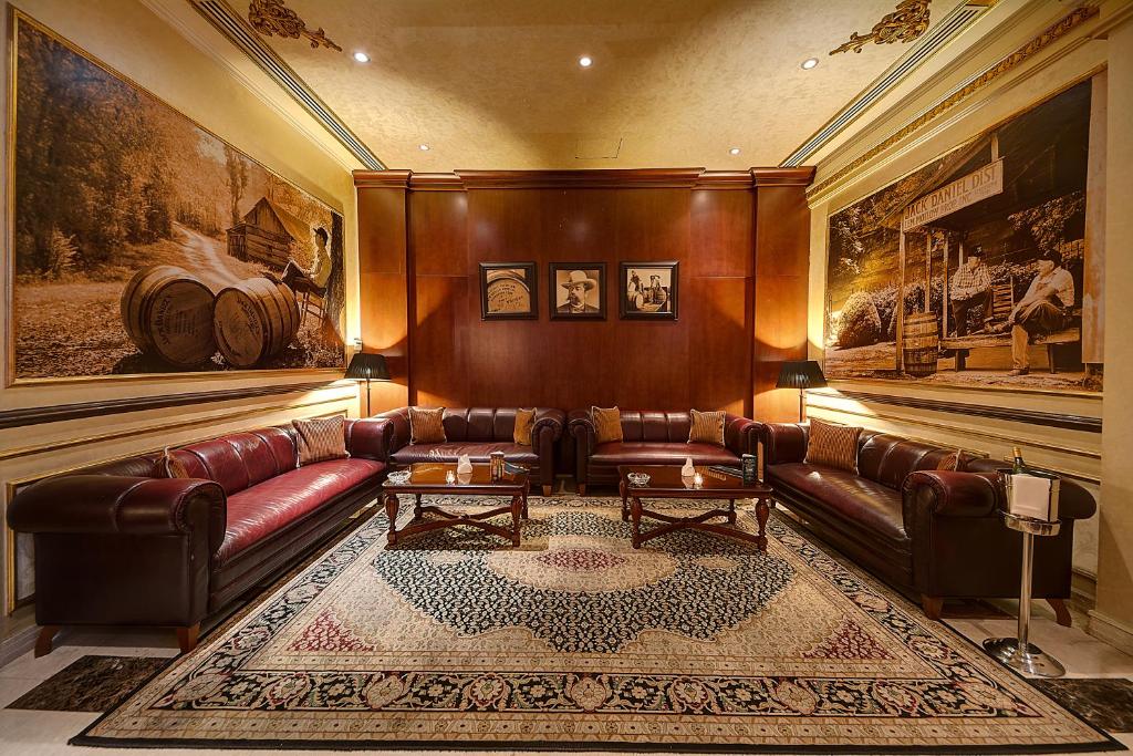 Posezení v ubytování Royal Ascot Hotel