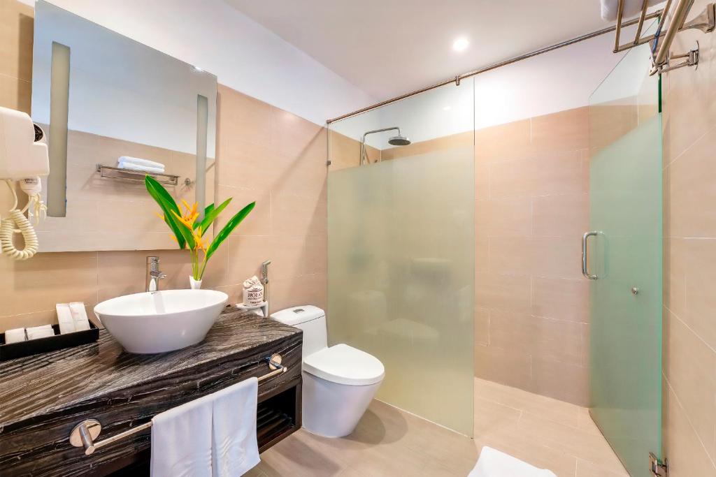 Phòng tắm tại HOI AN HISTORIC HOTEL