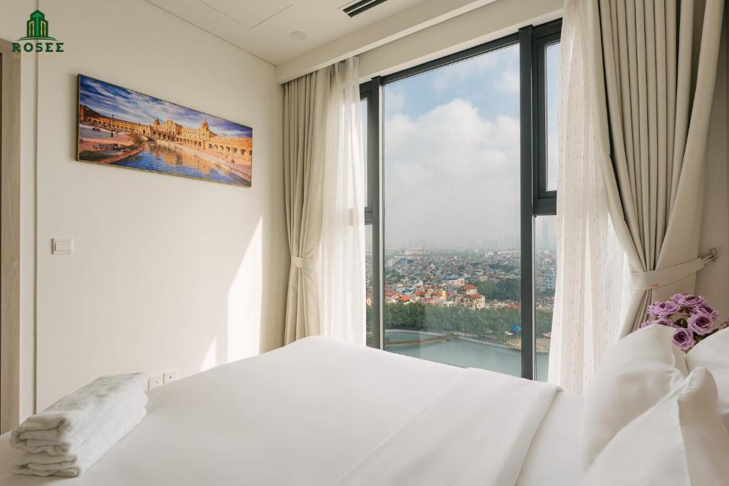 Rosee House - Luxury Residence in Masteri West Heights ,Vinhomes Smart City - Apartamento Com Vista Lago