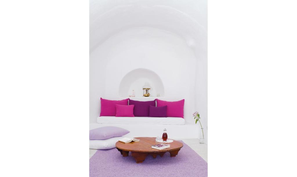 Perivolas Hotel - 10