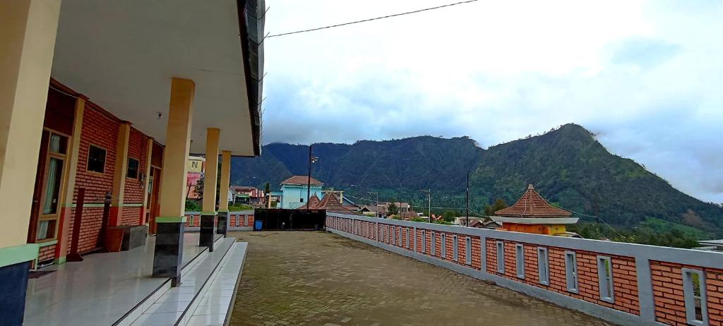 A general mountain view or a mountain view taken from a vendégházakat
