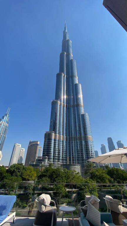a view of the petronas twin skyscraper at The address opera t1 burj khalifa in Dubai