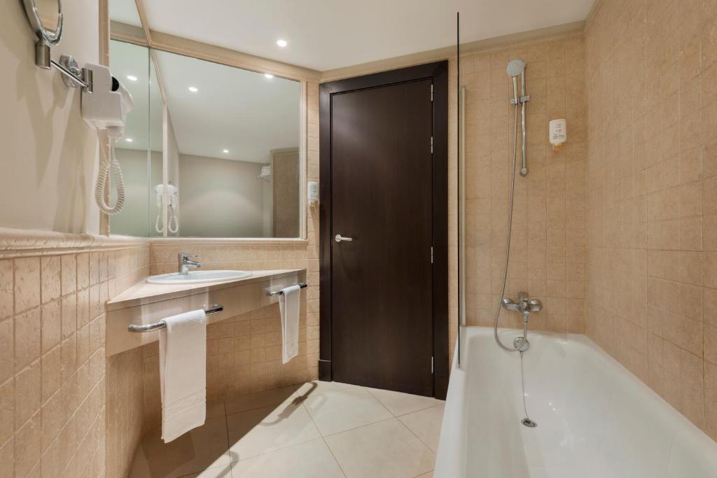Salle de bains dans l'établissement Precise Resort El Rompido-The Club
