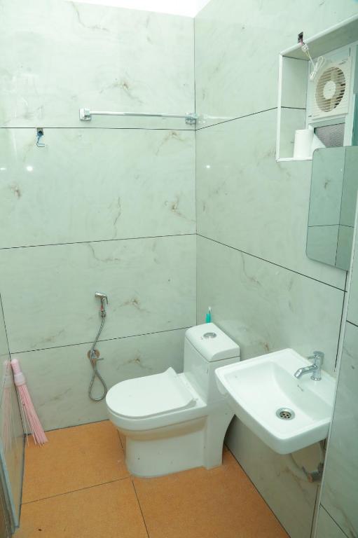 Koupelna v ubytování Azure Home Stay