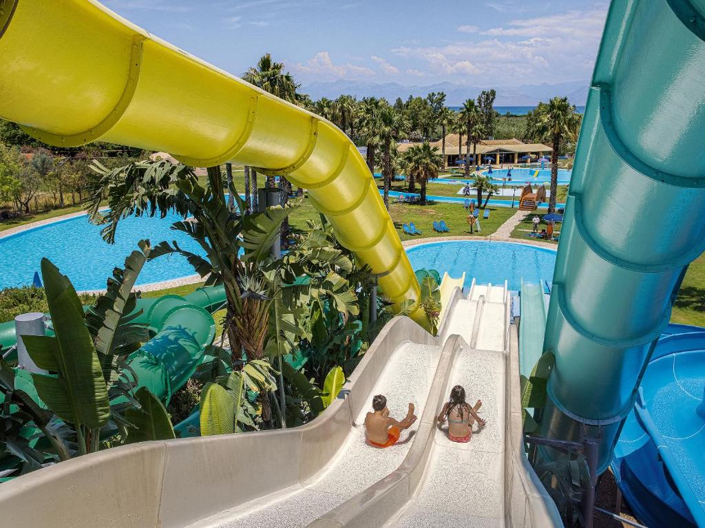 Bazén v ubytování Grecotel LUXME Costa Botanica nebo v jeho okolí