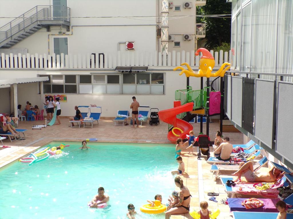 Bazén v ubytovaní Hotel Faber alebo v jeho blízkosti