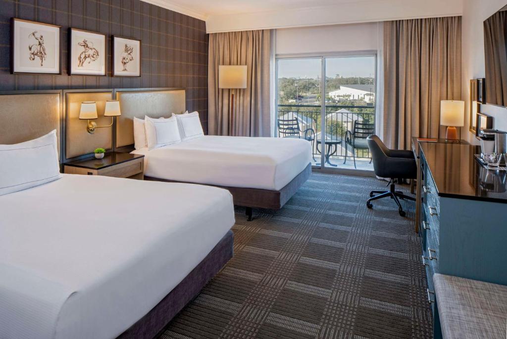 Hilton San Antonio Hill Country - 