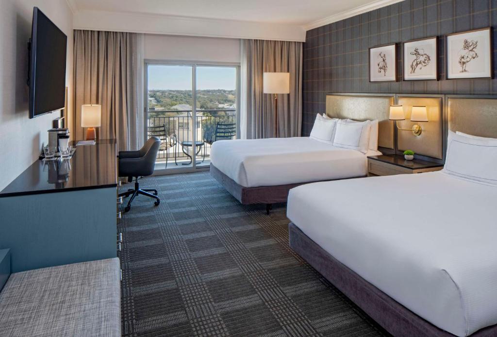 Hilton San Antonio Hill Country - 