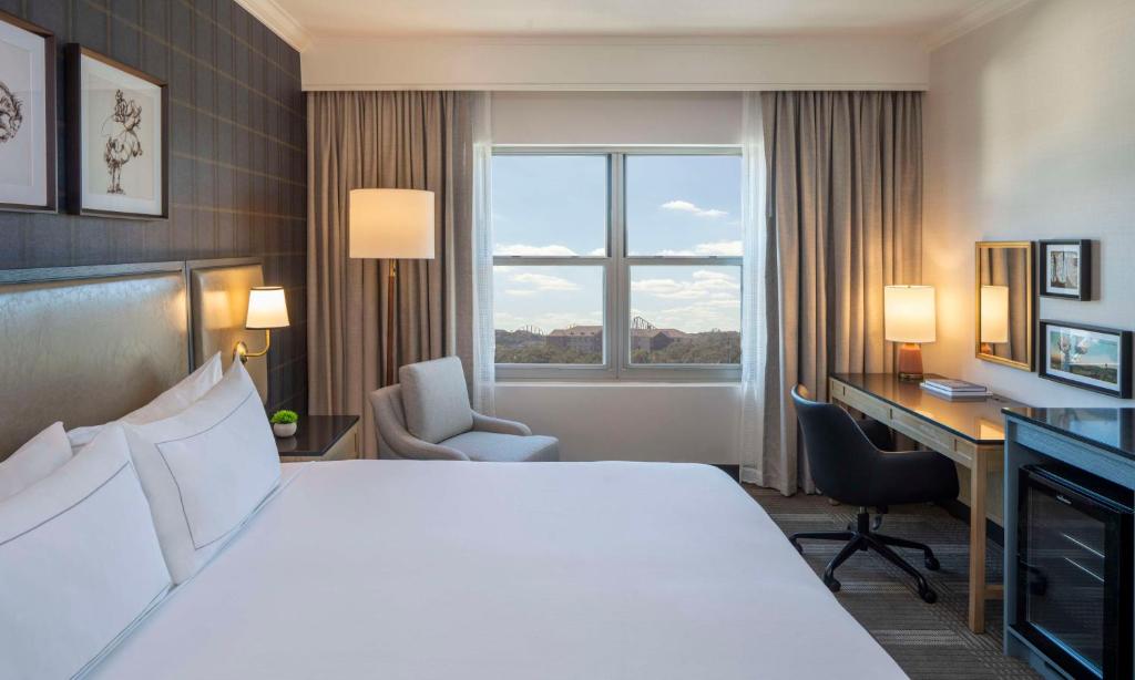 Hilton San Antonio Hill Country - 