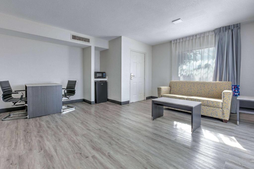 La Quinta Inn by Wyndham Dallas Uptown - Suite Con Cama Extragrande - No Fumadores