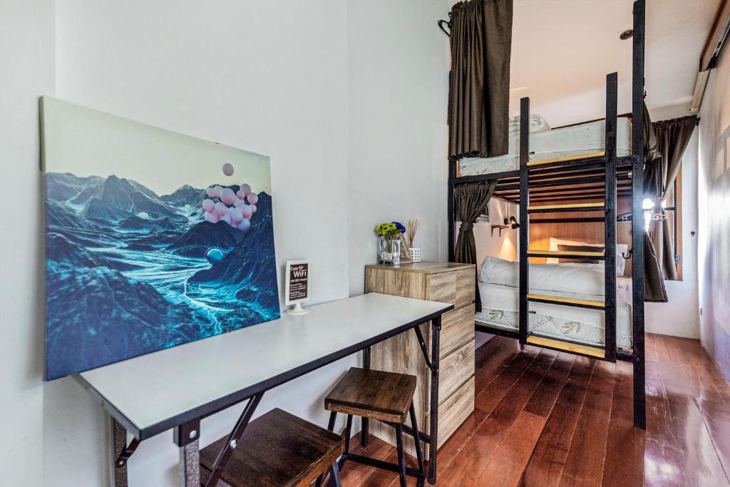 OYO 685 Am Bed Hostel - отзывы и видео