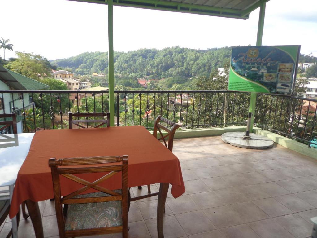 Nespecifikovaný výhled na hory nebo výhled na hory při pohledu z hotelu
