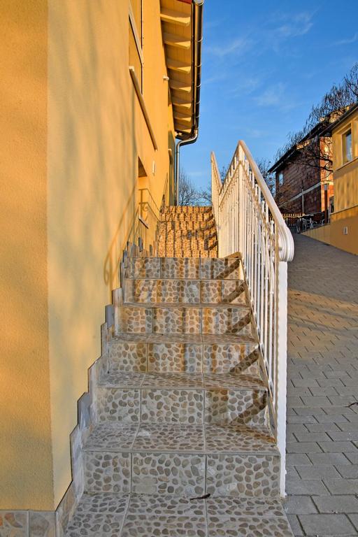 Fotografie z fotogalerie ubytování Palmy Apartmanhouse Maglód v destinaci Maglód