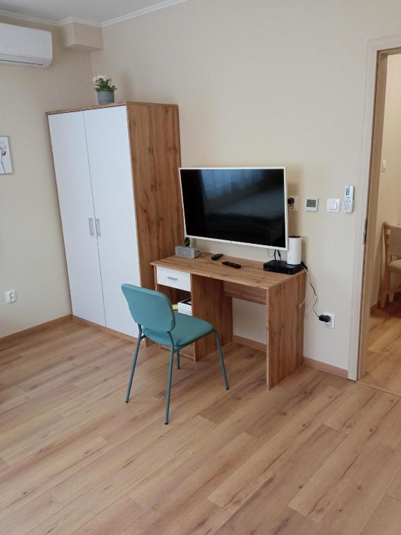 Kuchyň nebo kuchyňský kout v ubytování Palmy Apartmanhouse Maglód