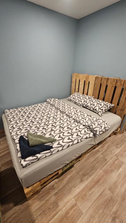 Noclegi w Łodzi, Komfortowe Pokoje, Wielkopolska 39 - Habitación Cuádruple Con Baño Compartido