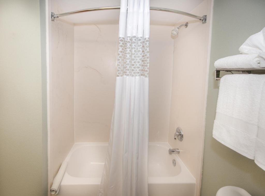 Hampton Inn Spartanburg Hotel - Room With Two Queen Beds - Non-Smoking