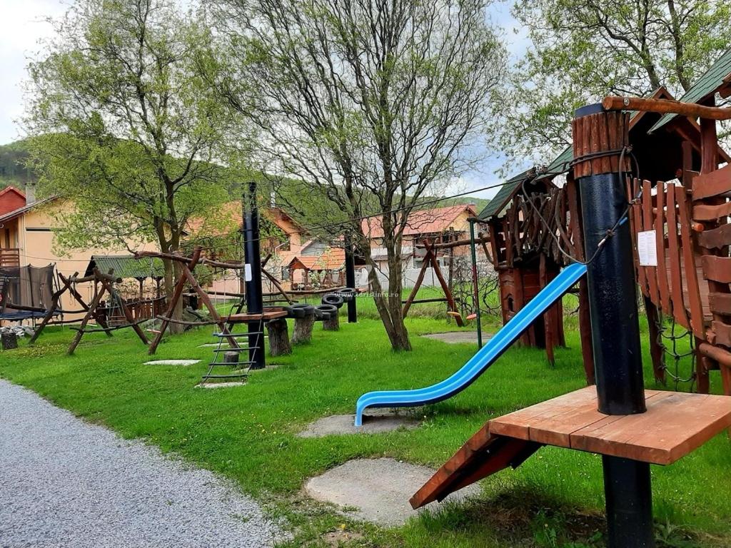 Herní místnost nebo prostor pro děti v ubytování Apartamente Ambrus Praid